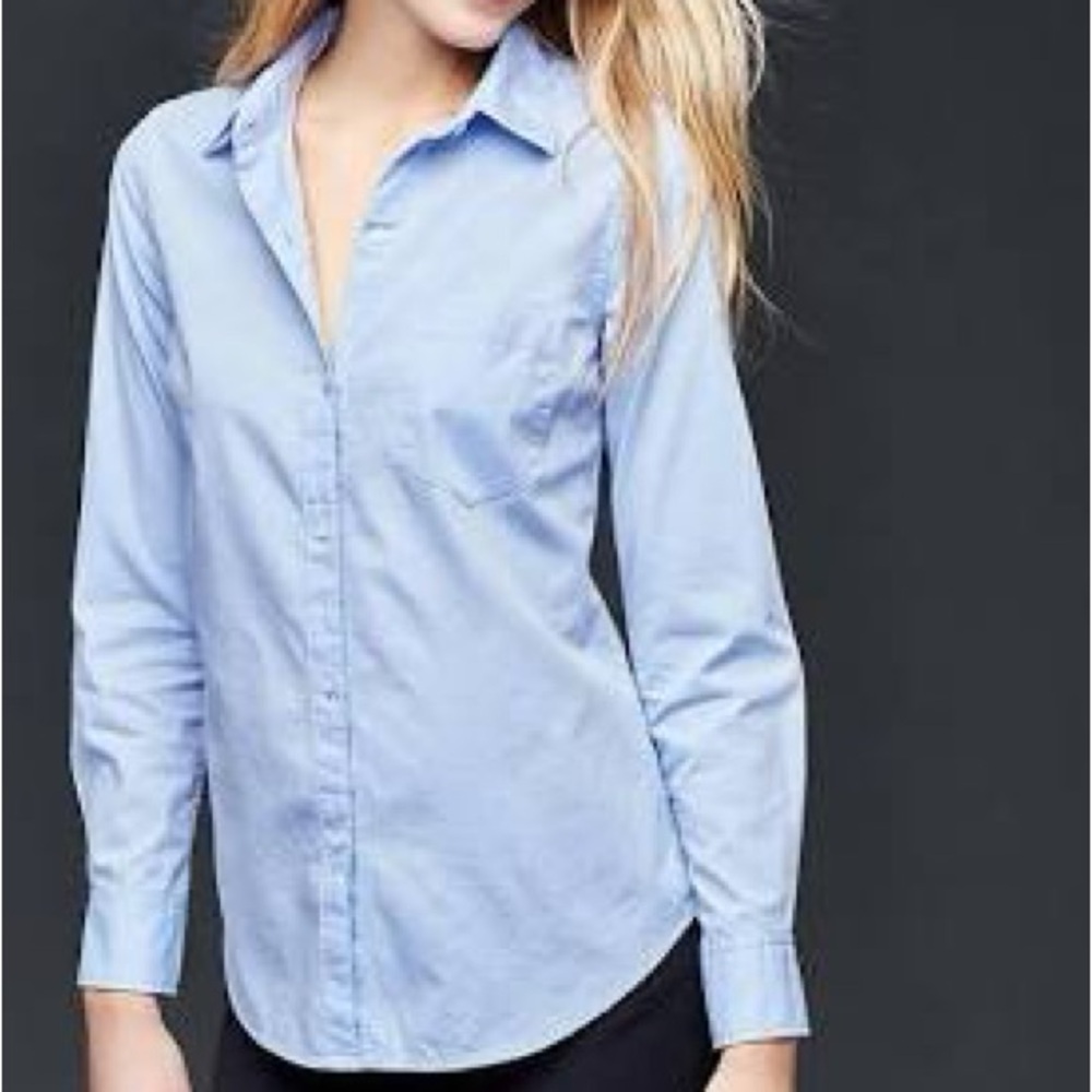 GAP Fitted Boyfriend Shirt